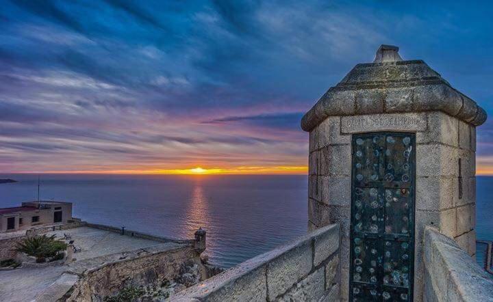 Charming Apartment In Alicante Near The Sea & City Center Экстерьер фото
